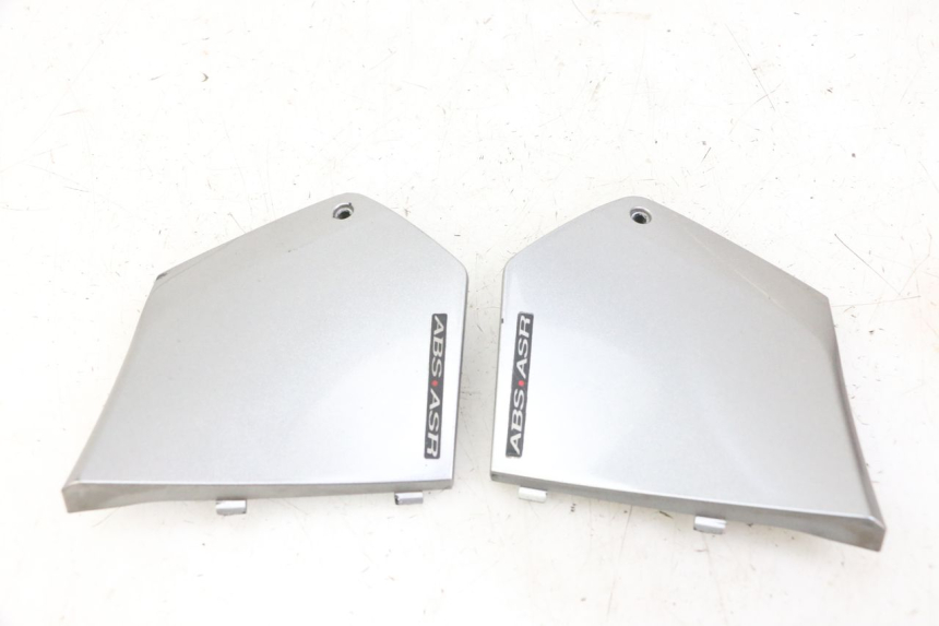 photo de FOOTREST JUNCTION PIAGGIO MP3 500 (2014 - 2017) - Alternative perspective