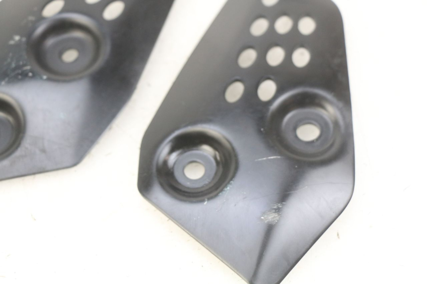 photo de FOOTREST JUNCTION YAMAHA MT-07 MT07 700 (2018 - 2020) - Alternative perspective