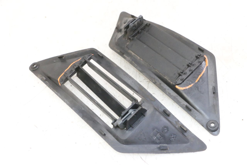 photo de MIDDLE FLOOR PANEL GILERA NEXUS 125 (2009 - 2013) - Surface and material condition