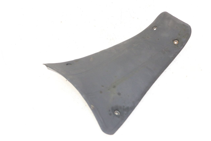 photo de MIDDLE FLOOR PANEL PIAGGIO VESPA GRANTURISMO 200 (2004 - 2005) - Alternative perspective