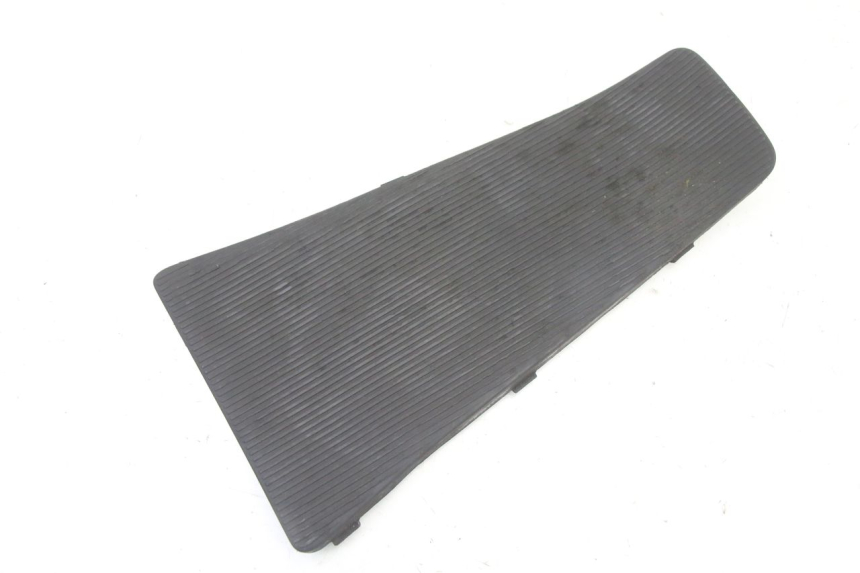 photo de FOOTREST JUNCTION PIAGGIO VESPA S 2T 50 (2007 - 2014) - Alternative perspective