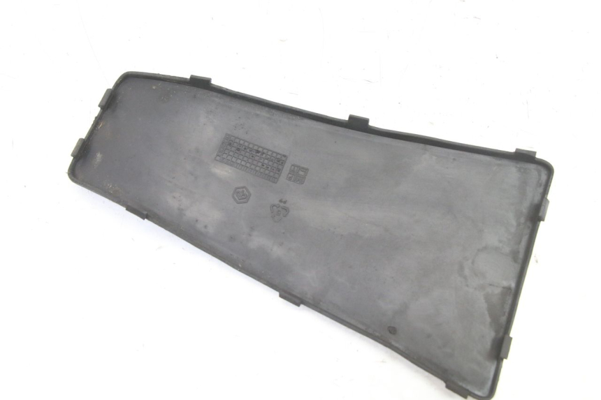 photo de FOOTREST JUNCTION PIAGGIO VESPA S 2T 50 (2007 - 2014) - Product overview