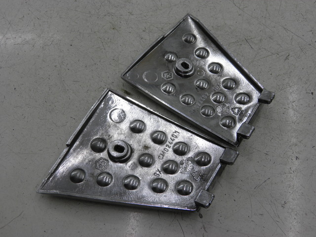 photo de MIDDLE FLOOR PANEL PIAGGIO XEVO - X EVO 125 (2010 - 2015) - Alternative perspective