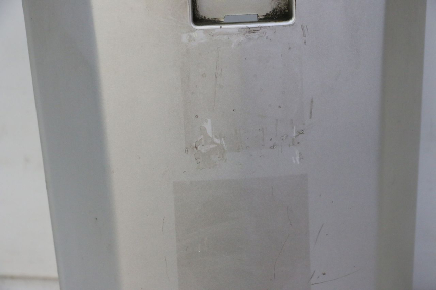 photo de MIDDLE FLOOR PANEL PEUGEOT SATELIS 125 (2006 - 2009) - Fixing points details