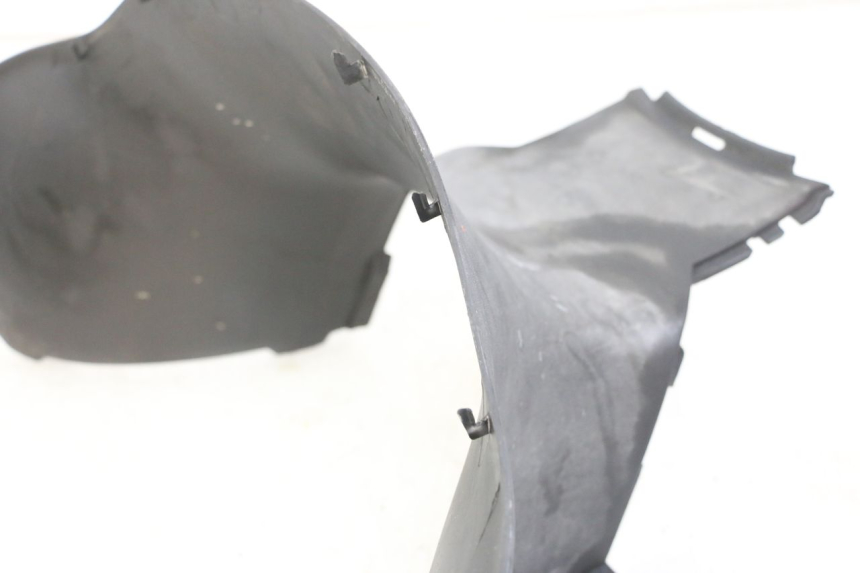 photo de MIDDLE FLOOR PANEL APRILIA SCARABEO GT TOURING 125 (1999 - 2005) - Component detail