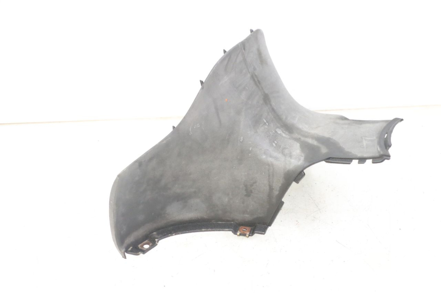 photo de MIDDLE FLOOR PANEL APRILIA SCARABEO GT TOURING 125 (1999 - 2005) - Fixing points details