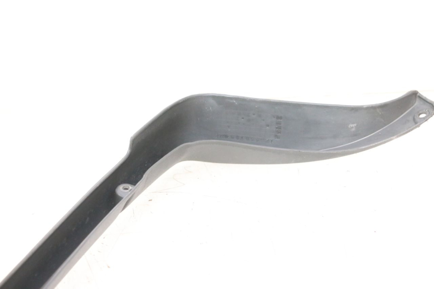 photo de MIDDLE FLOOR PANEL HONDA ST PAN EUROPEAN 1100 (1990 - 2002) - High-resolution close-up