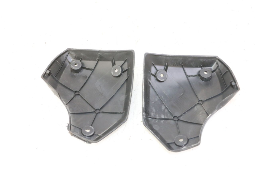 photo de MIDDLE FLOOR PANEL PEUGEOT STREETZONE I NAKED 2T 50 (2018 - 2020) - Fixing points details