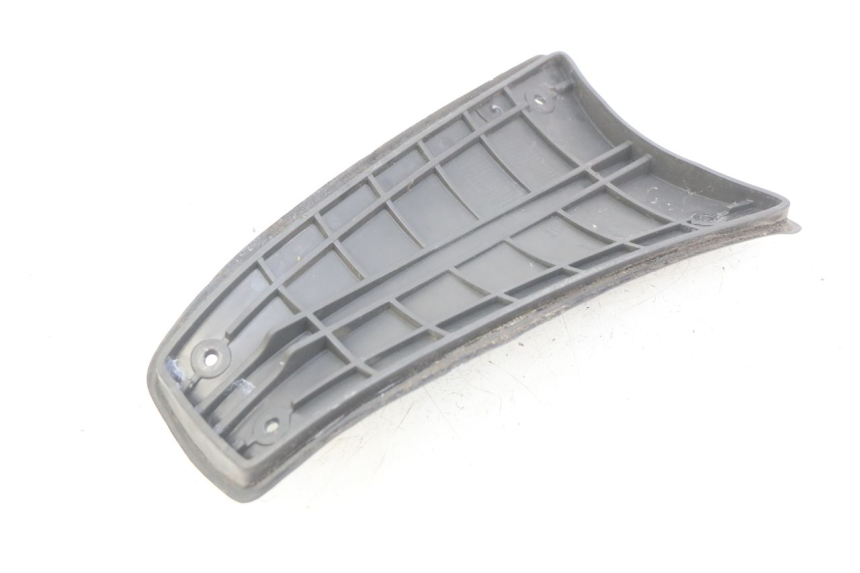 photo de FOOTREST JUNCTION PIAGGIO VESPA PRIMAVERA 2T 50 (2013 - 2018) - Component detail