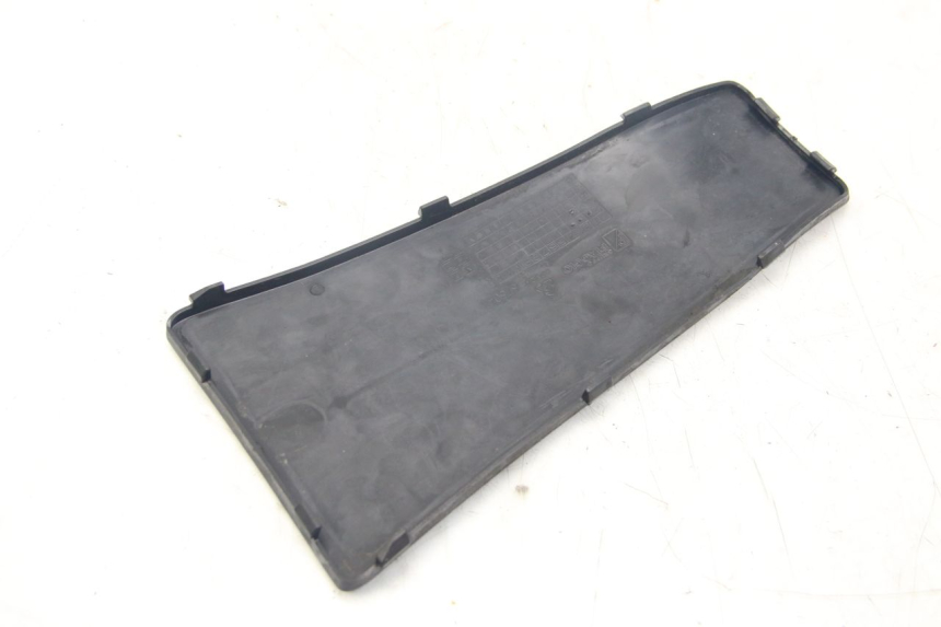 photo de FOOTREST JUNCTION PIAGGIO VESPA S 2T 50 (2007 - 2014) - Alternative perspective