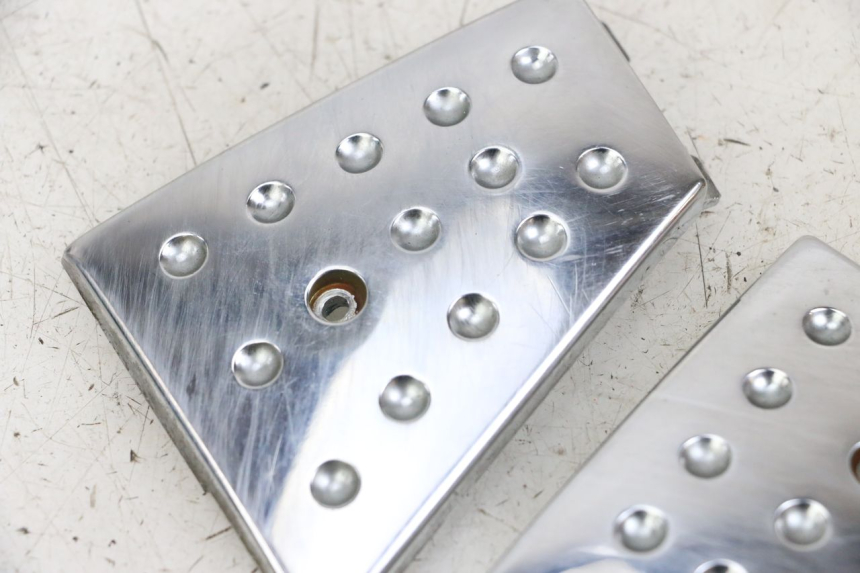 photo de FOOTREST JUNCTION PIAGGIO X8 125 (2004 - 2007) - Technical close-up