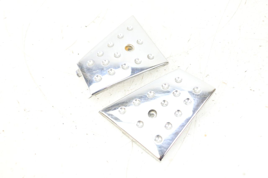 photo de FOOTREST JUNCTION PIAGGIO X8 125 (2004 - 2007) - Surface and material condition