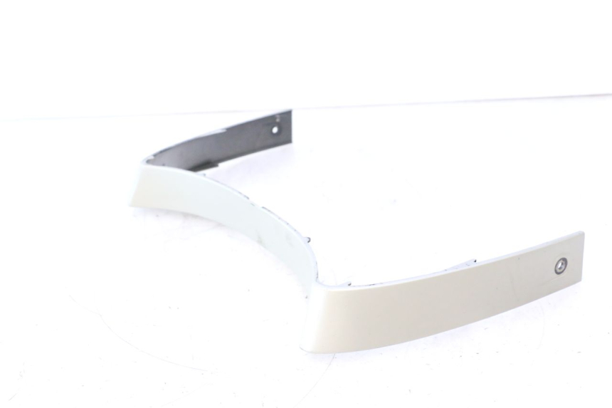 photo de MIDDLE FLOOR PANEL KAWASAKI ZZR 600 (1995 - 2004) - Fixing points details