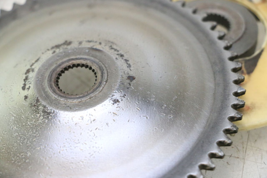 photo de VARIATOR PULLEY PLATE KYMCO AGILITY 4T 50 (2018 - 2022) - Alternative perspective