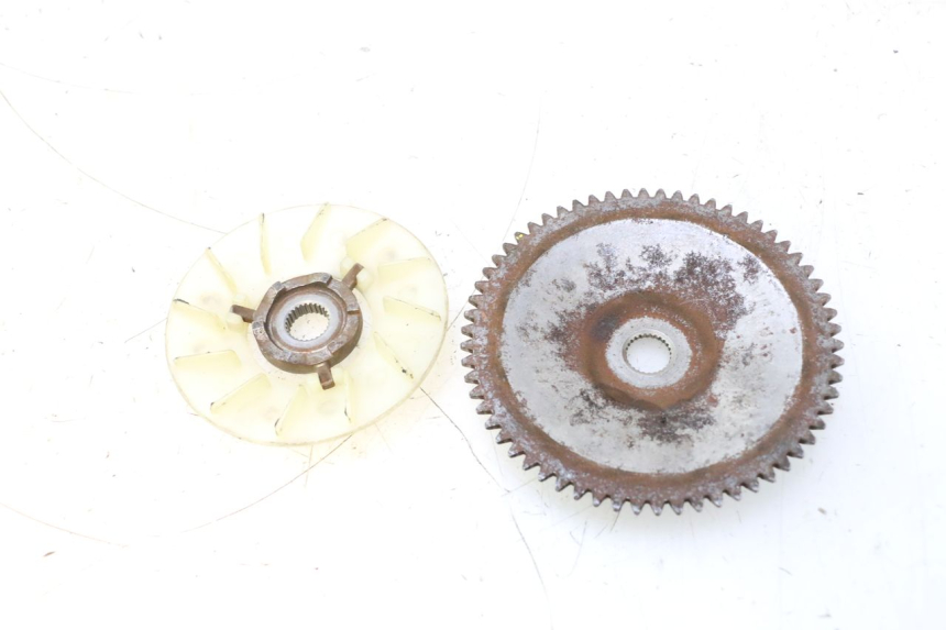 photo de VARIATOR PULLEY PLATE KYMCO AGILITY CITY 2T 50 (2008 - 2016) - Technical close-up