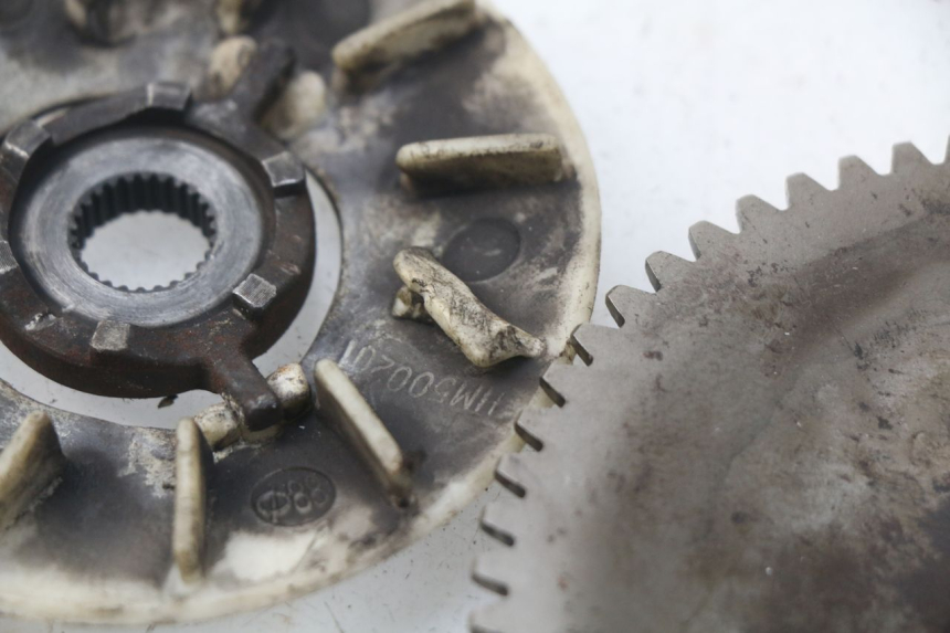 photo de VARIATOR PULLEY PLATE JM MOTORS SC 4T 50 (2018 - 2021) - Technical close-up