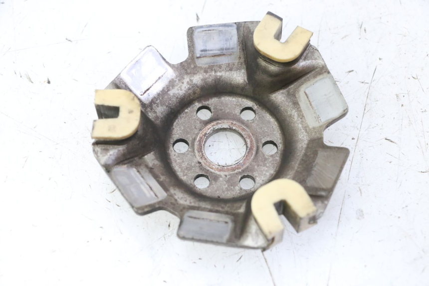 photo de VARIATOR BACK PLATE DAELIM HISTORY 125 (2001 - 2002) - Zoom on usage condition