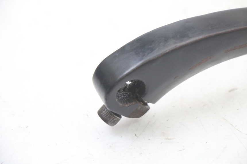 photo de KICK START PEUGEOT SPEEDFIGHT 3 LC 2T 50 (2009 - 2015) - Zoom on usage condition