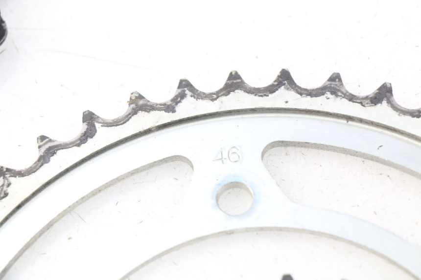 photo de CHAIN SPROCKET KIT YAMAHA FZ8 800 (2010 - 2016) - Alternative perspective