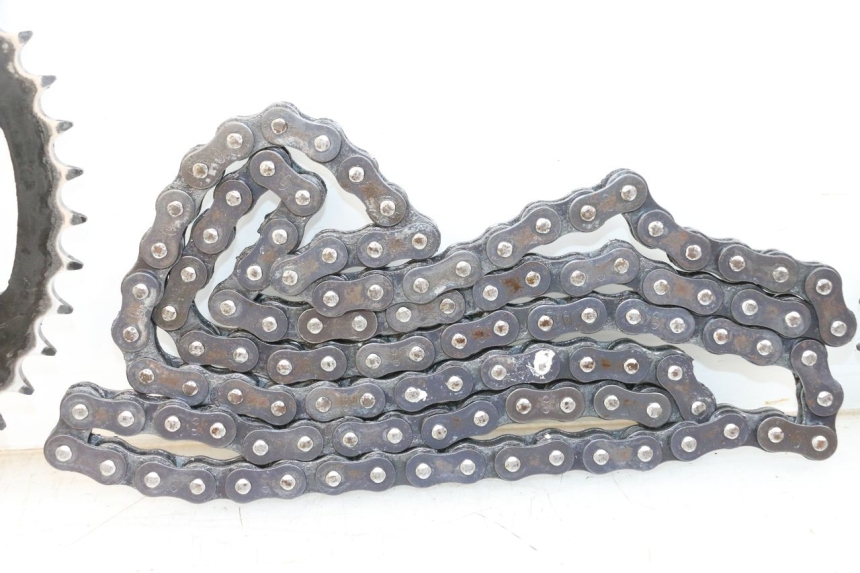 photo de CHAIN SPROCKET KIT HUSQVARNA SVARTPILEN 401 (2018 - 2023) - Fixing points details