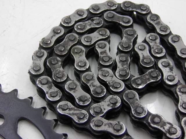 photo de CHAIN SPROCKET KIT KAWASAKI ZEPHYR 550 (1991 - 1998) - Alternative perspective