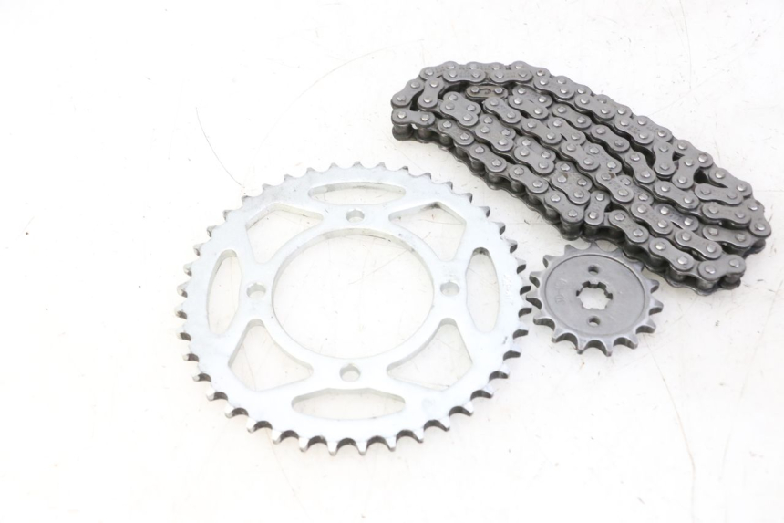 photo de CHAIN SPROCKET KIT APOLLO RFZ 125 - Technical close-up