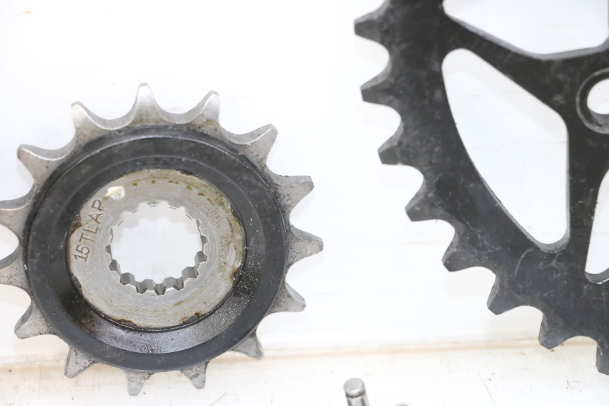 photo de CHAIN SPROCKET KIT ROYAL ENFIELD SCRAM 411 (2022 - 2024) - Fixing points details