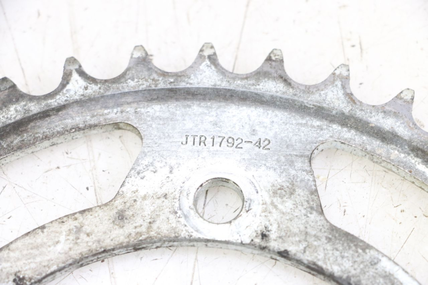 photo de CHAIN SPROCKET KIT SUZUKI GSR 750 (2011 - 2017) - Zoom on usage condition