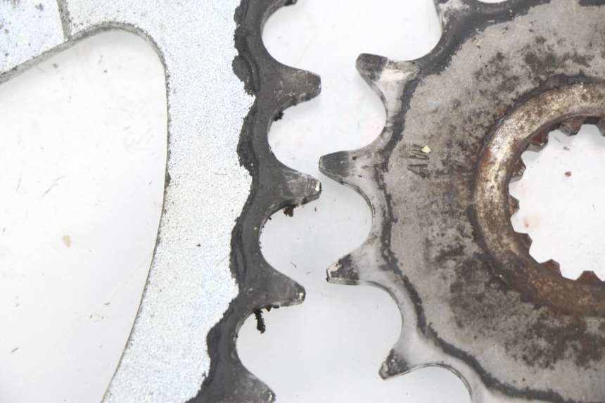 photo de CHAIN SPROCKET KIT SUZUKI SV S 650 (1999 - 2002) - Alternative perspective