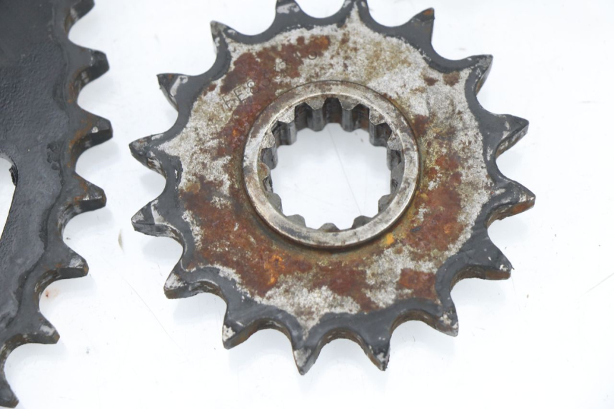 photo de CHAIN SPROCKET KIT HONDA VTR F FIRESTORM 1000 (1997 - 2001) - Surface and material condition