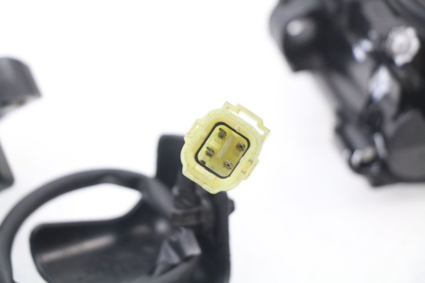 photo de LOCK SET KEY ECU HONDA CBR RR FIREBLADE 1000 (2006 - 2007) - Fixing points details