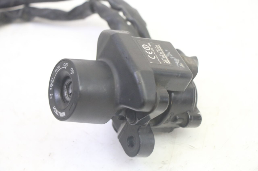photo de LOCK KEY CDI IGNITION SWITCH KIT YAMAHA FJR ABS 1300 (2006 - 2012) - Alternative perspective