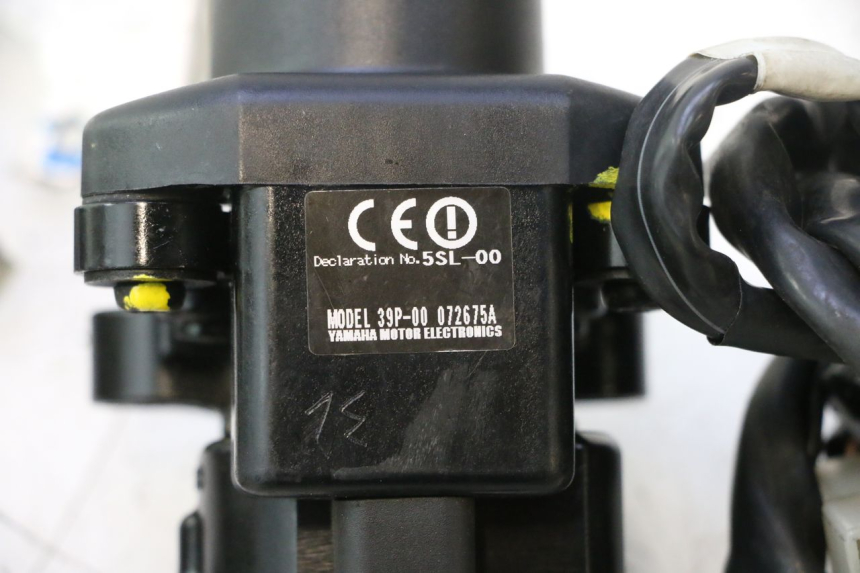 photo de LOCK SET KEY ECU YAMAHA FZ8 800 (2010 - 2016) - Detailed visual inspection