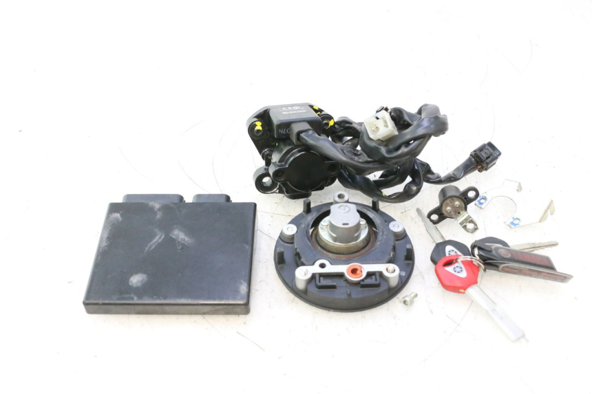 photo de LOCK SET KEY ECU YAMAHA FZ8 800 (2010 - 2016) - Surface and material condition