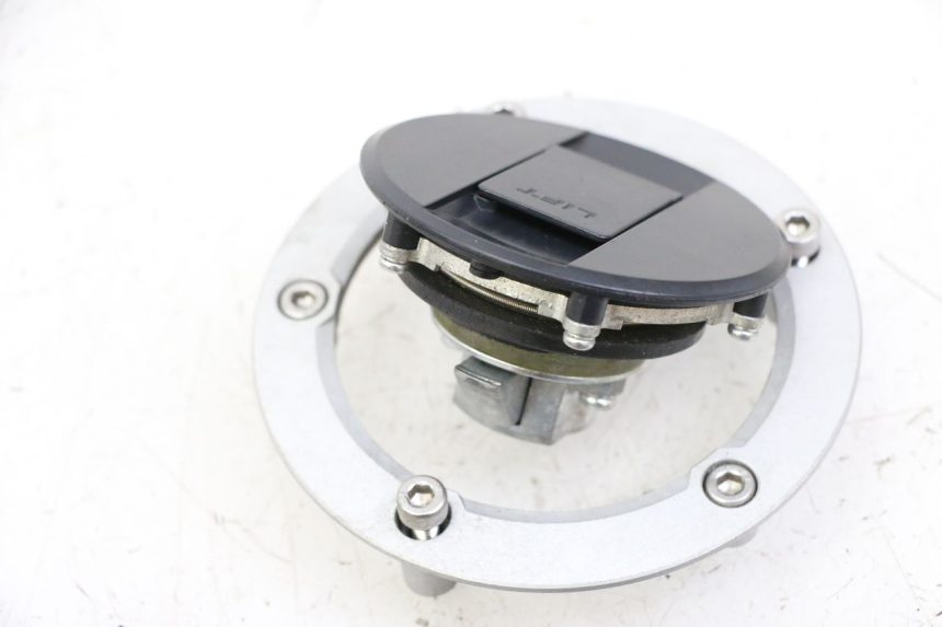 photo de LOCK SET KEY ECU SUZUKI GSR 750 (2011 - 2017) - Alternative angle