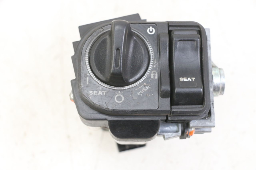 photo de LOCK SET KEY ECU HONDA SH i 300 (2015 - 2020) - Additional view of the item