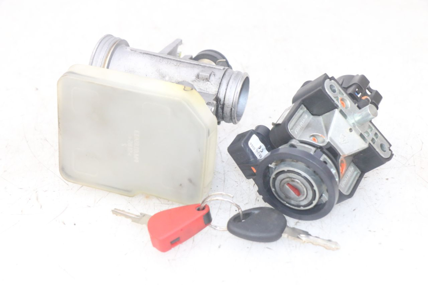photo de LOCK SET KEY ECU PIAGGIO MP3 HPE 300 (2019 - 2026) - Main view