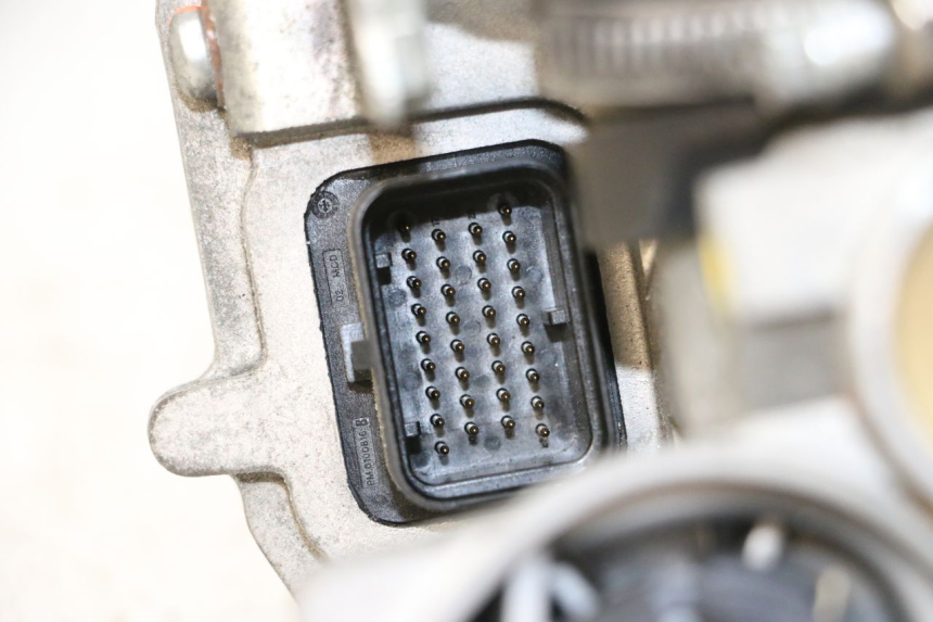 photo de LOCK SET KEY ECU PIAGGIO MP3 500 (2014 - 2017) - Surface and material condition