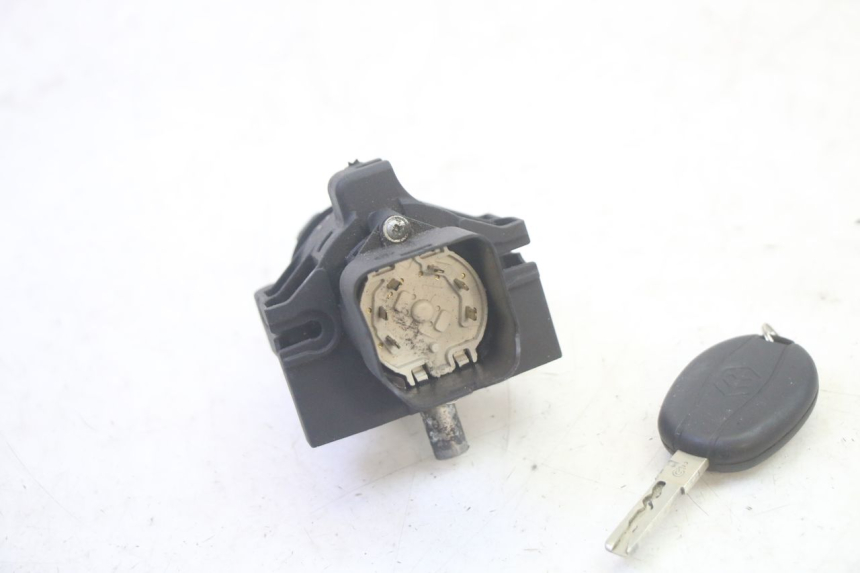 photo de LOCK SET KEY ECU PIAGGIO MP3 500 (2016 - 2018) - Technical close-up