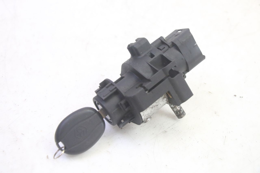 photo de LOCK SET KEY ECU PIAGGIO MP3 500 (2016 - 2018) - Fixing points details
