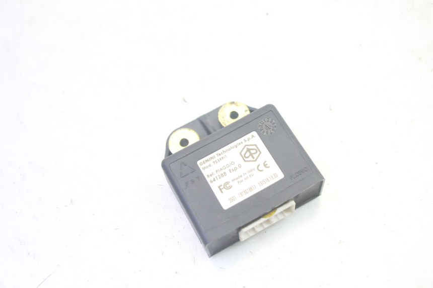 photo de LOCK SET KEY ECU PIAGGIO MP3 RL 250 (2006 - 2010) - Supplementary product photo