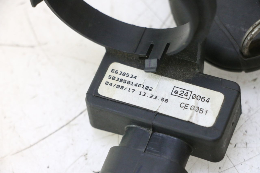 photo de LOCK SET KEY ECU PIAGGIO MP3 500 (2016 - 2018) - Fixing points details