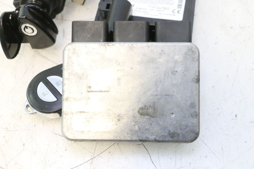 photo de LOCK SET KEY ECU HARLEY DAVIDSON ROAD GLIDE FLTRXSE 1920 (2018 - 2022) - Spare part profile view