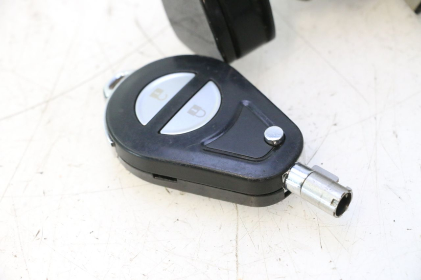 photo de LOCK SET KEY ECU HARLEY DAVIDSON ROAD GLIDE FLTRXSE 1920 (2018 - 2022) - Alternative perspective
