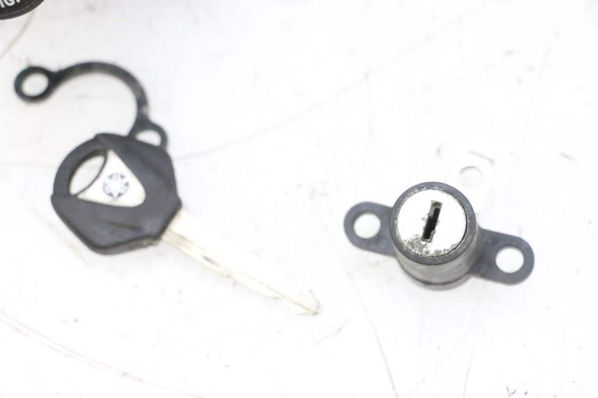 photo de LOCK SET KEY ECU YAMAHA TDM ABS 900 (2002 - 2014) - Distinctive features