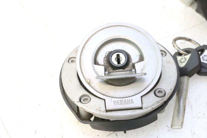 photo de LOCK SET KEY ECU YAMAHA TDM ABS 900 (2002 - 2014) - High-resolution close-up