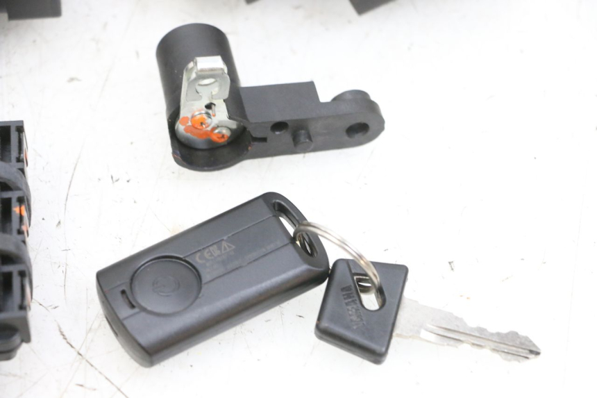 photo de LOCK SET KEY ECU YAMAHA TRICITY 300 (2020 - 2024) - Checked used part