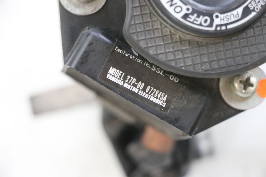 photo de LOCK KEY CDI IGNITION SWITCH KIT YAMAHA X-MAX XMAX 125 (2010 - 2013) - Technical close-up