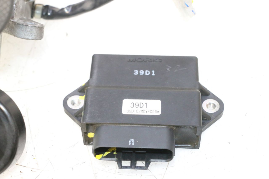 photo de LOCK KEY CDI IGNITION SWITCH KIT YAMAHA X-MAX XMAX 125 (2010 - 2013) - Alternative perspective