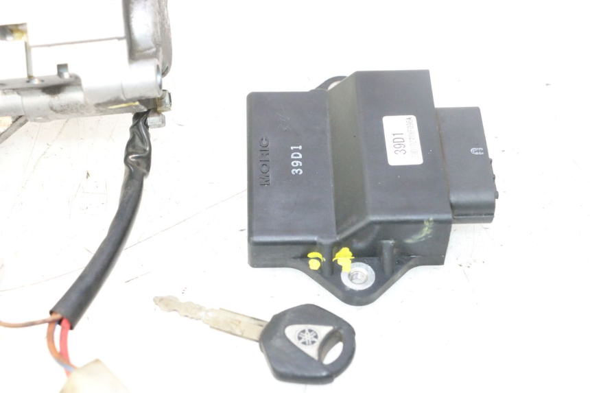 photo de LOCK KEY CDI IGNITION SWITCH KIT YAMAHA X-MAX XMAX 125 (2010 - 2013) - Fixing points details